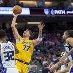 Lejkersi se igrali sa Kingsima, Dončić brojao do 21