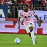Juventus izbegao poraz na Sardiniji, Kolo Muani spasilac