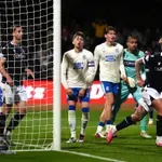 Kosta i Vanja sa klupe gledali kiks Rendžersa na Dens Parku