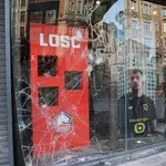 Opljačkane, razbijene i zatvorene prodavnice Marseja i Lila