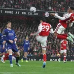(VIDEO) Arsenalovi štoperi po londonskoj kiši srušili Everton