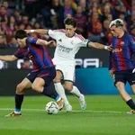Barsa prvi put poražena, Madriđani se vratili u trku za titulu