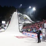 Hokejski spektakel v izteku slavne skakalnice