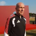Zidane udaril po mizi in odpovedal “modno revijo”
