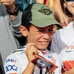 Pogačar z ganljivo gesto mladega navijača spravil v jok (VIDEO)