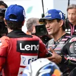 Marquez stopil prednost do rojaka
