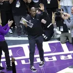 Bivši MVP NBA lige potpisao za Sakramento!