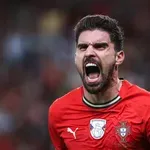 Amorim pristao, Junajted mu dovodi imenjaka?