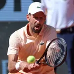 (VIDEO) Novak savladao još jednog Francuza, čudesni poen ga je ''pogurao'' u kriznim momentima!
