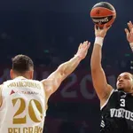 Karsen Edvards povređen umalo srušio Oli