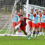 (VIDEO) Feđa Dudić poveo 27 igrača na Zlatibor, danas protiv OFK-a uz TV prenos