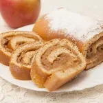 Rolat od jabuka ukusan i jednostavan kolač