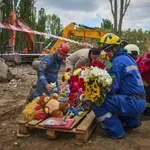 (FOTO) U ruskim napadima poginulo 28 osoba, Dan žalosti u Kijevu