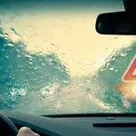 Neophodna dodatna opreznost: Saobraća se mokrim kolovozima