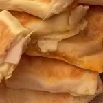 (VIDEO) Punjene grčke lepinje: Najjeftiniji i najukusniji doručak gotov za manje od 15 minuta