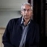 Nova desnica, stari demoni