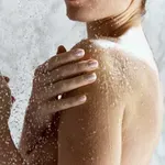 Ove navike tokom tuširanja vam svakodnevno uništavaju kožu