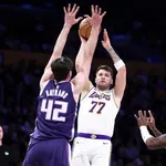 Lejkersi izgubili, Dončić se povrijedio