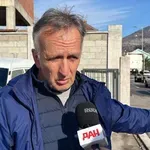 (VIDEO) Problemi sa nepropisnim parkiranjem na Zlatici: Automobili blokiraju prilaz imovini