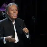 Hulio Iglesias optužen za seksualno zlostavljanje