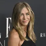 (FOTO/VIDEO) Tajna zbog koje Dženifer Aniston izgleda nestvarno u 57. godini
