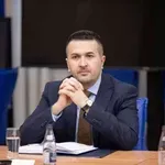 Pejović: Zakoni moraju važiti jednako za sve – i za reflektore i za kolektore