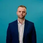 Konzul u Njujorku Adel Omeragić zatražio da se vrati u Crnu Goru