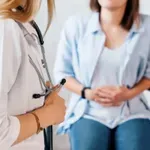 Rak debelog crijeva se sve češće javlja kod mladih: Ovo su simptomi, naizgled bezazleni