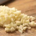 Šta se događa s vašim tijelom kada jedete sirovi bijeli luk