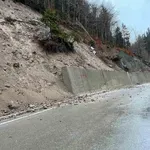 Putevi pretežno suvi, pažnja zbog sitnijih odrona