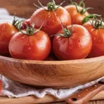 Šta zapravo unosimo u organizam kada jedemo paradajz zimi?