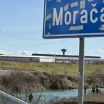 (FOTO) Vozilo sletjelo u Moraču