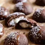 Napravite neodoljive čokoladne keksiće punjene kokosom