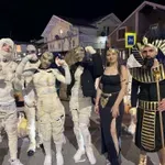 (FOTO/VIDEO) Karneval u Tuzima: Vještica „telefon” platila za noći bez sna i listanje bez dna