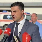 Pavlović oštro osudio napad, povređeni aktivista SNS ima znake mikrohemoragije