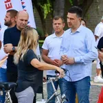 Pavlović i aktivisti SNS razgovarali sa građanima