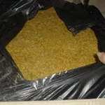 U džipu i garaži u Nišu pronađeno 219 kilograma duvana i 11.750 paklica cigareta, uhapšen Nišlija