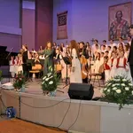 Trideset godina glasa i vere: Orden Svetog Romana Đuniškog Dečje-omladinskom horu Branko na Božićnom koncertu