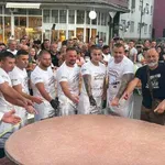 Napravljena najveća pljeskavica na svetu teška 90,5 kilograma, oboren prošlogodišnji rekord