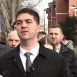 SNS Niš upozorava: Nadstrešnica ispred zgrade GO Medijana nezakonita i opasna po građane