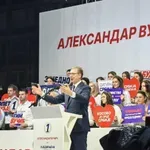 Vučić na završnom skupu u Nišu najavio velika ulaganja i smene funkcionera koji ne slušaju građane