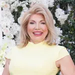 Suzana Mančić ponela aksesoar koji ne izlazi iz mode: Klasična elegancija s modernim pečatom, može i za devojke