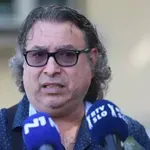 Levica bi načrtno zlorabila Rome - dve muhi na en mah: znebiti se slavnega Muca in nastaviti 25 svojih ljudi