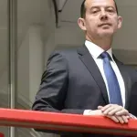 Moralo je biti nekaj hudega: padec hohštaplerja, ki ga je po smrti Janeza Kocijančiča poneslo v višave, zavit v skrivnosti