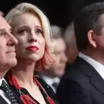 Njene ambicije presegajo normalno domišljijo, za puč proti Golobu pa naj bi jo nagovorila prevrtljiva Janja Sluga