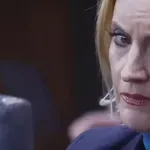 Ponuja se Prebiliču in Hanu, a vsi se je otepajo, saj bolj kot glasove prinaša intrige. Pa ne gre za Urško Klakočar Zupančič.