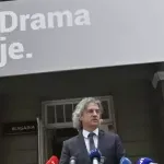 Ne drama je, to že škandal: koga bi Asta Vrečko posadila na vrh ljubljanske Drame in kaj ima s tem televizijec Saša Krajnc