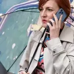 Kako je Asta Vrečko uredila v Trstu, doma pa ustanovila novi sektor proračunskega zaposlovanja Levice