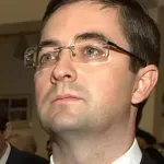 Golobov sturmabteilung preganja garaške zdravnike namesto politično nastavljenih in nesposobnih šefov bolnišnic