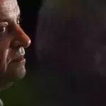 Prišel je čas, ko je za Goloba treba dati jajca na mizo: postal naj bi strateški svetovalec, plačevali so tudi njegovega sina